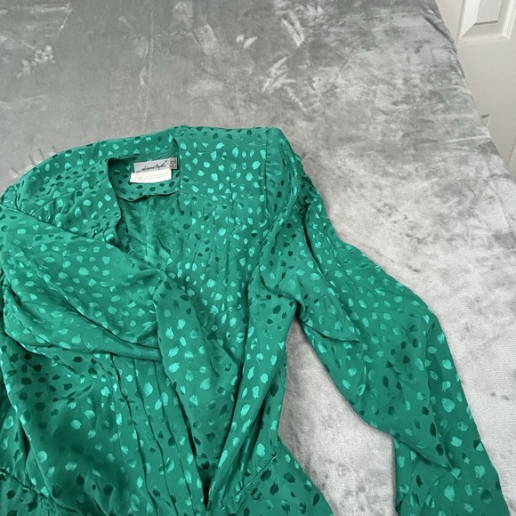 Vtg Adrianna Papell  Silk Blouse Women's 12  peplum style green see measurements - Picture 12 of 12